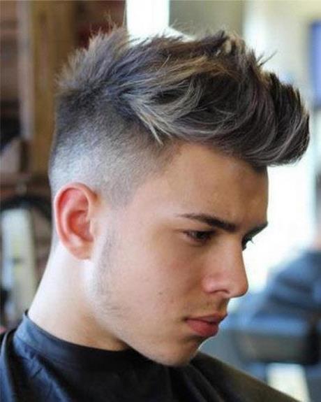 2022-es frizurák tizenévesek számára