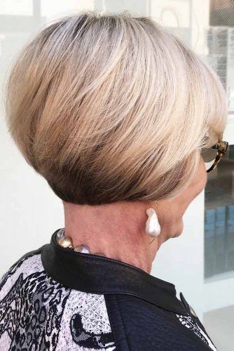 Rövid hajvágás 50 év feletti nők számára 2023-ban