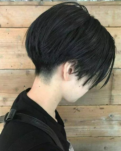 Fekete rövid hajvágás frizurák