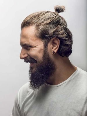 Képek a férfiak frizuráiról