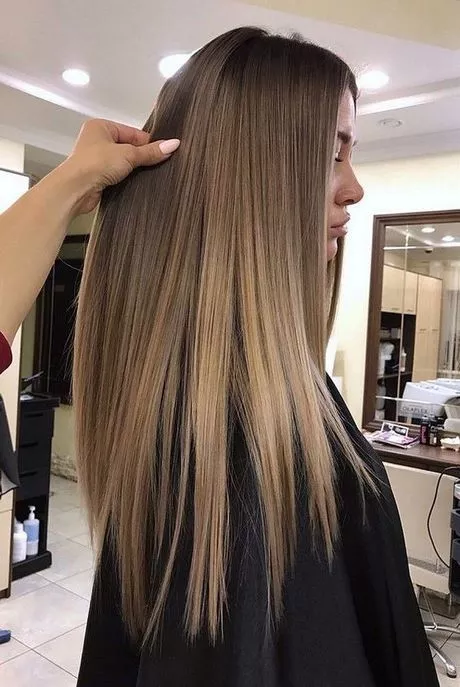 Divatos frizurák hosszú hajra