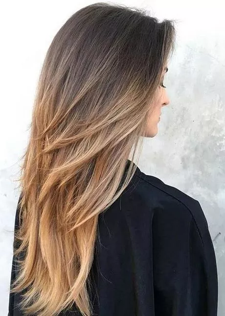 Divatos frizurák hosszú hajra