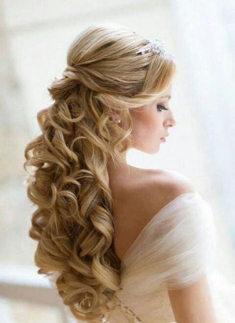 Frizurák egy esküvő hosszú haj