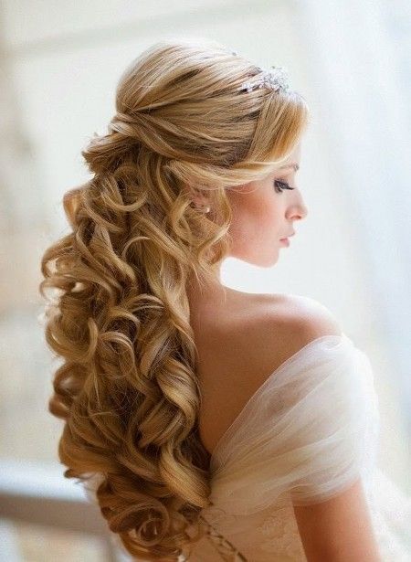 Frizurák hosszú haj menyasszony