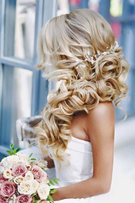 Frizurák hosszú haj Esküvő