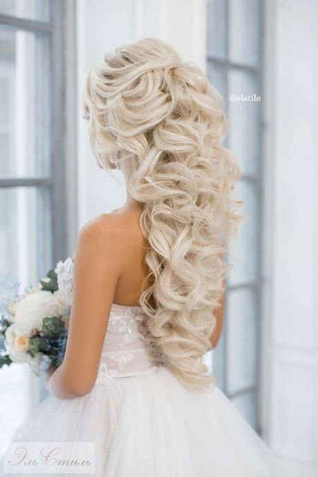 Frizurák hosszú haj egy esküvő