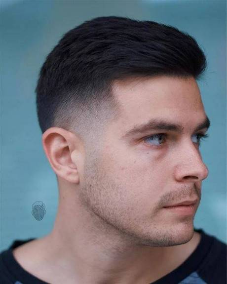 Gyönyörű férfi frizurák