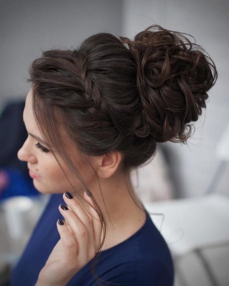 Prom frizurák updos 2021