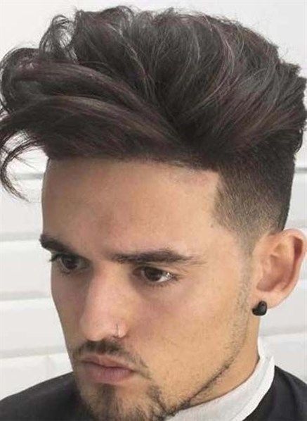 Egy férfi kis frizurája
