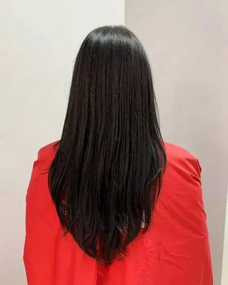 Végzett frizurák hosszú hajra