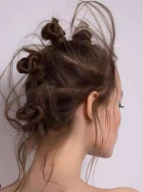 Egyszerű frizurák hosszú hajra