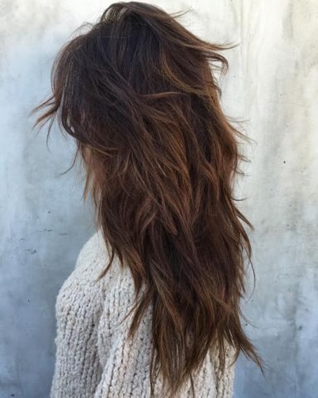 Gyönyörű frizurák hosszú haj