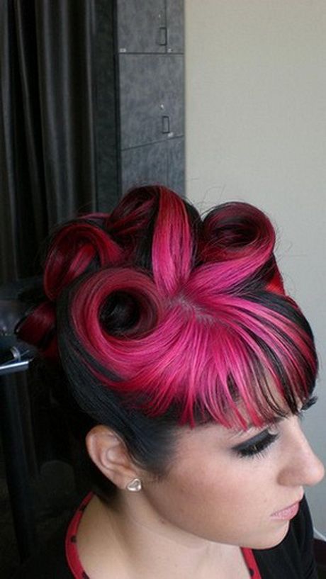 Fekete-rózsaszín frizurák
