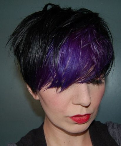 Fekete-lila frizurák