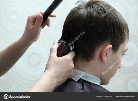 Fekete fodrász frizura
