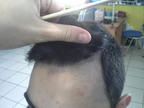 Fekete fodrász frizura