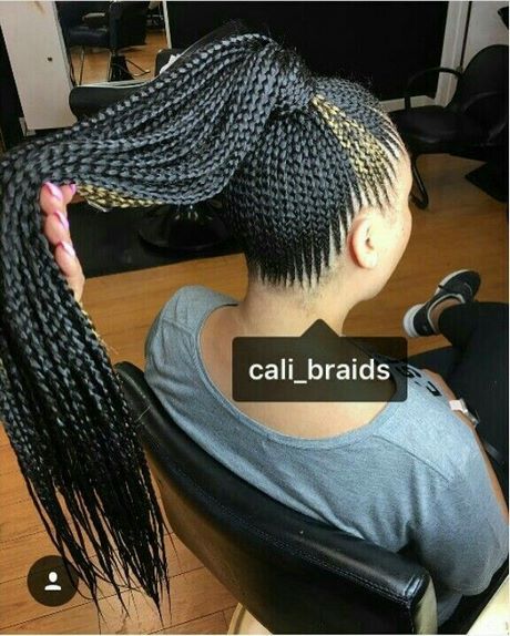 Fekete lányok zsinórra frizurák