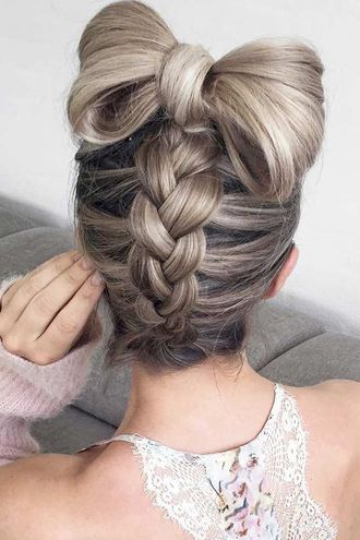 Frizura updos a hosszú haj