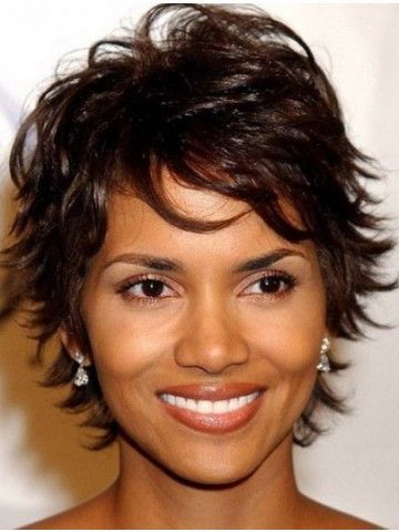 Halle berry frizurák