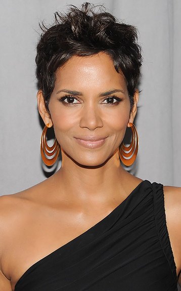 Halle berry rövid hajvágás