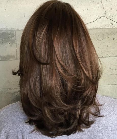 Hosszú haj réteges frizurák