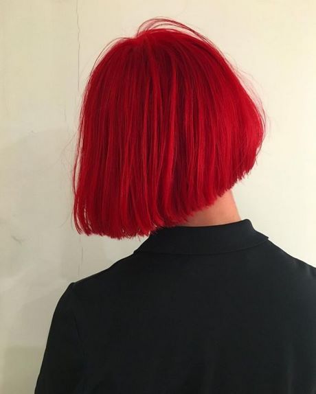 Rövid piros frizurák