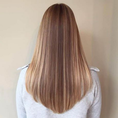 V alakú hajvágás a hosszú haj