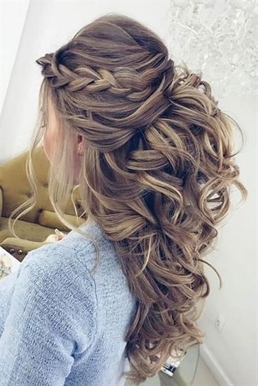 Esküvői haj fél updos