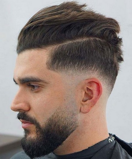 Új férfi frizurák 2023