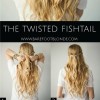 Egyszerű módja annak, hogy fonja a haját egy fonatban