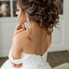 Fotók a menyasszony frizuráiról