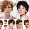 Rövid göndör hajú nők